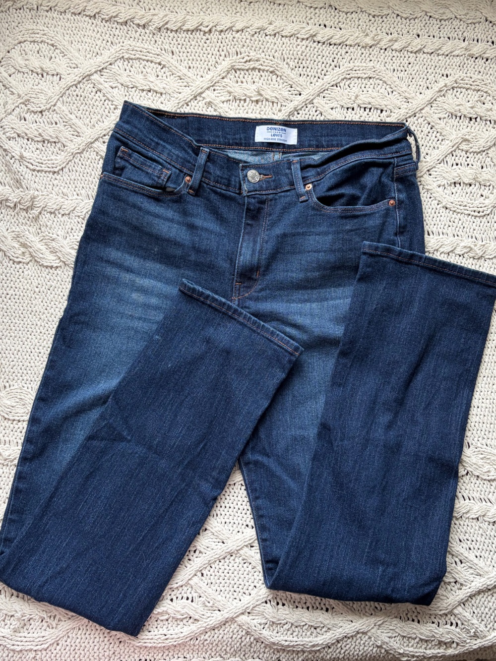 Denizen from Levi’s High Rise Straight Jeans - 8M (W29 L30)